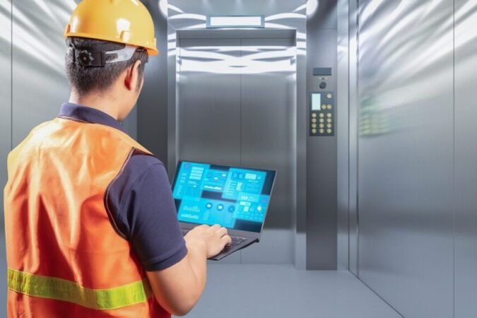 Technician,Check,On,Elevator,Or,Passenger,Lift